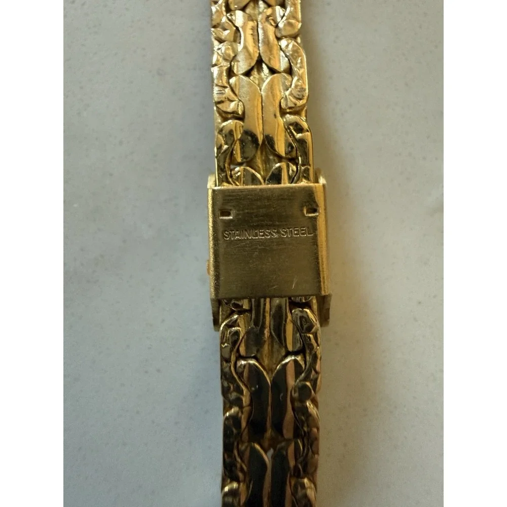 Vintage Waltham Ladies Quartz Watch gold tone Nugget Band YWL204-2Y51-098